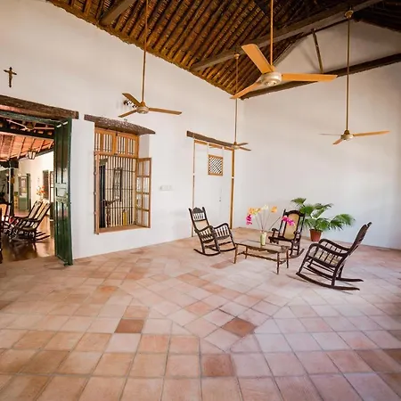 San Andres Ubicados En El Centro Historico Hotel Mompos