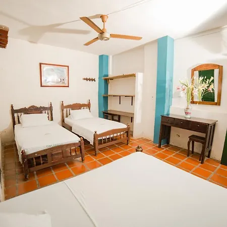 San Andres Ubicados En El Centro Historico Mompos