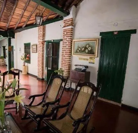San Andres Ubicados En El Centro Historico * Mompos